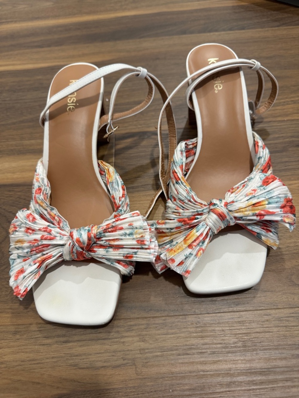 Floral Bow White Block Heel Sandals